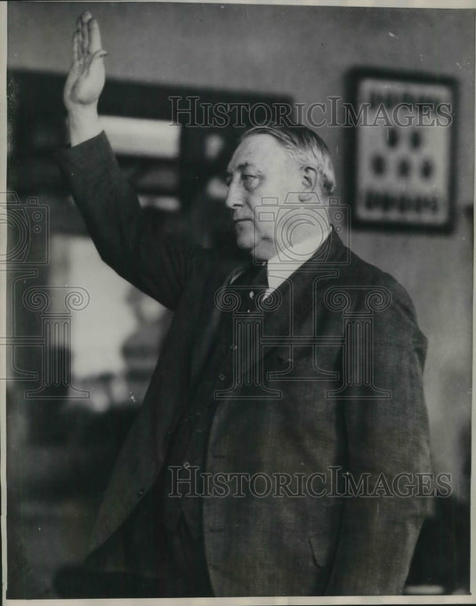 1930 Press Photo Police superintendent Michael Crowley testifies in corruption - Historic Images