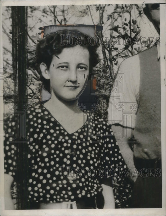 1933 Press Photo Jewell Bell Wife of the Late Harry Bell Wearing Polka Dot Dress - Historic Images
