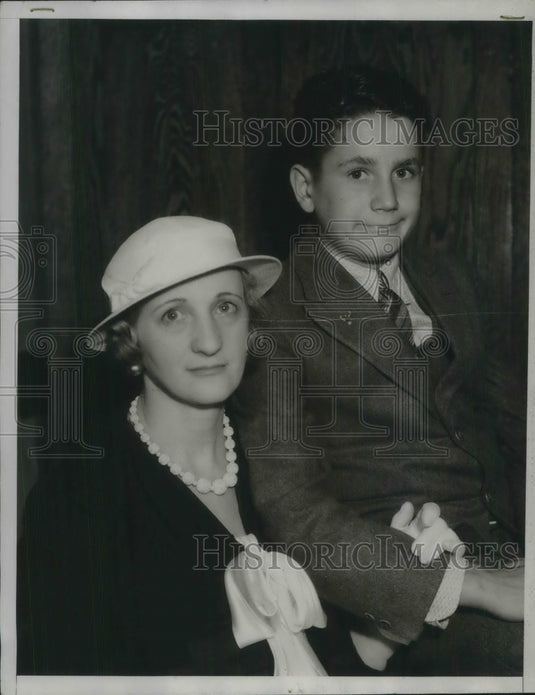 1933 Press Photo Jack Din With Mother Inherited Barbara Muller Fortune-Historic Images
