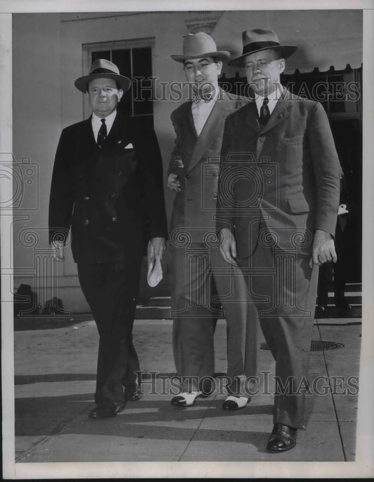1946 Press Photo Important men talk to pres.Truman about whole 'strike" thing-Historic Images