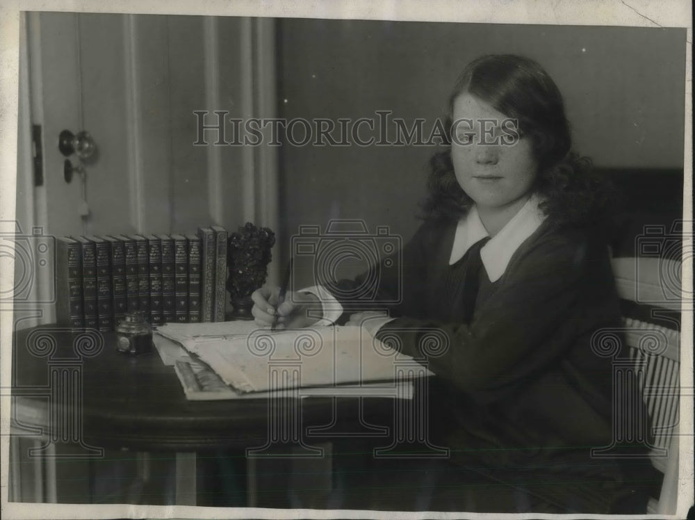 1925 Norma Drury talented child poet - Historic Images