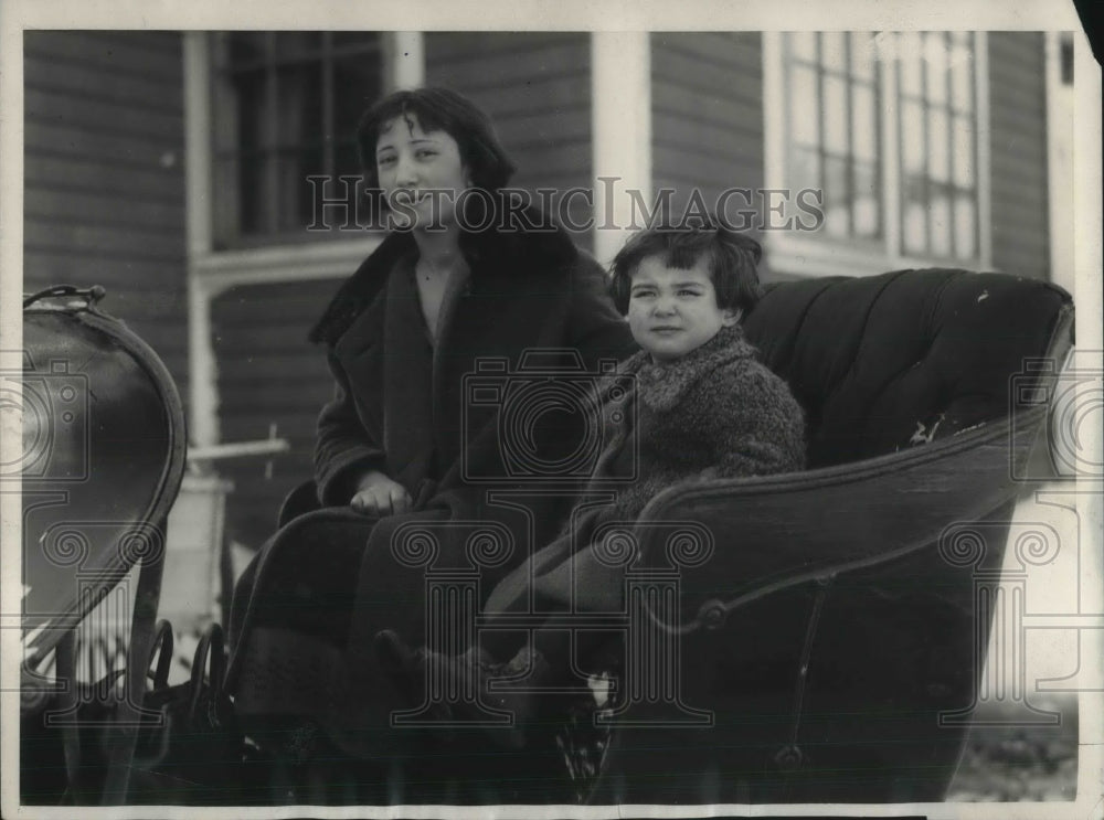 1925 Mrs Kay Henson is Honored After Sub Ran Aground She Had Crew - Historic Images