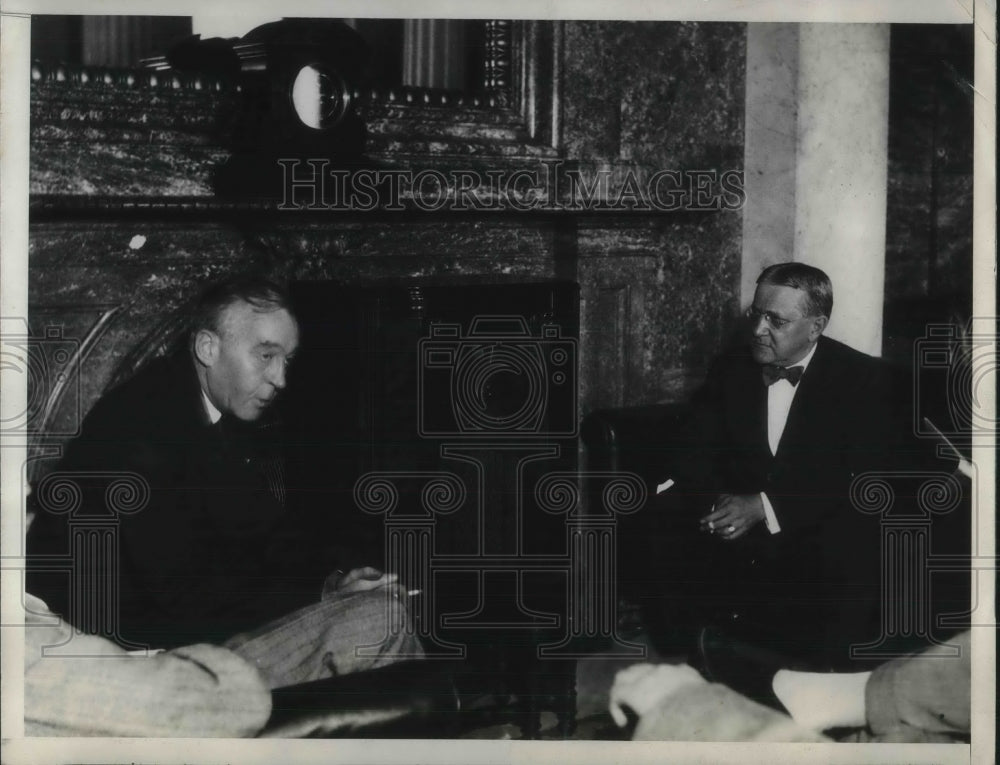 1932 Press Photo Republican Senators David Reed And George Moses Listen To Radio-Historic Images