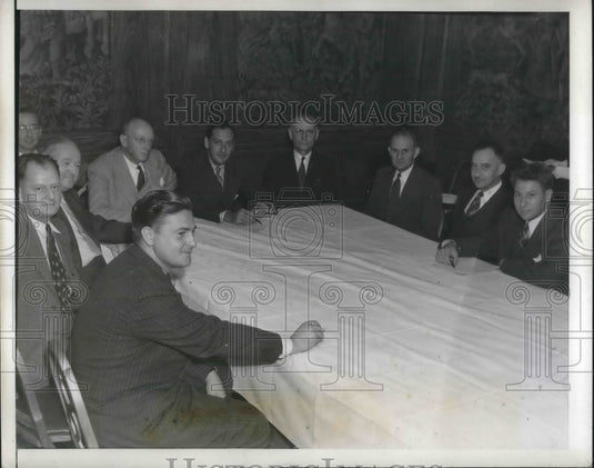 1941 Press Photo OPM Aluminum And Aircraft Execs Meet To Talk Defense Contracts - Historic Images