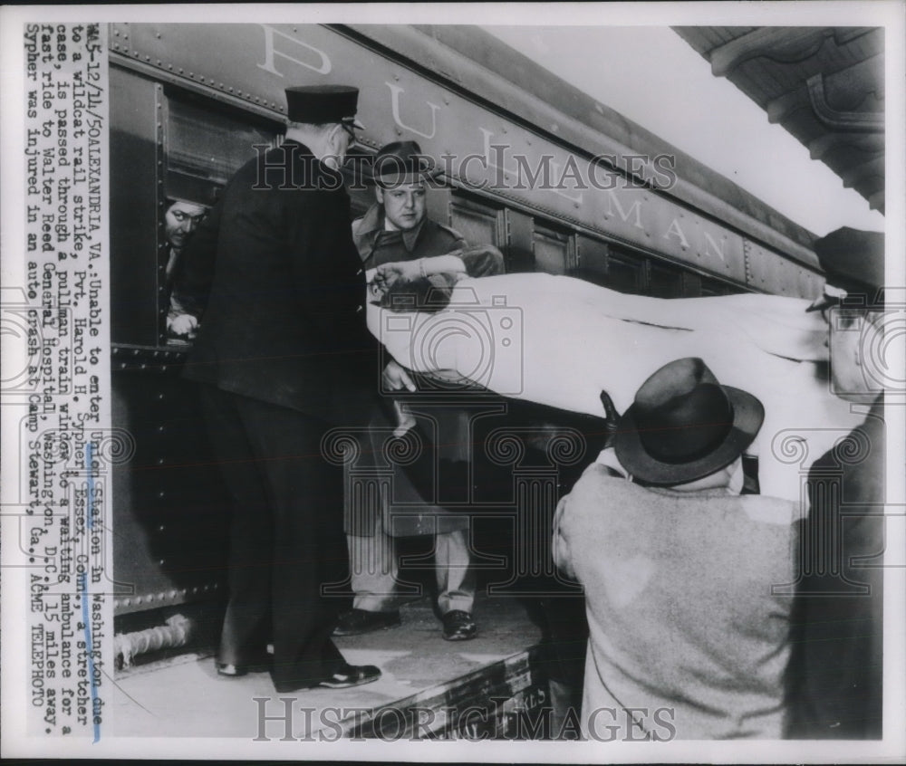 1950 Stretcher Passed Through Train Because of Union Station Strike - Historic Images