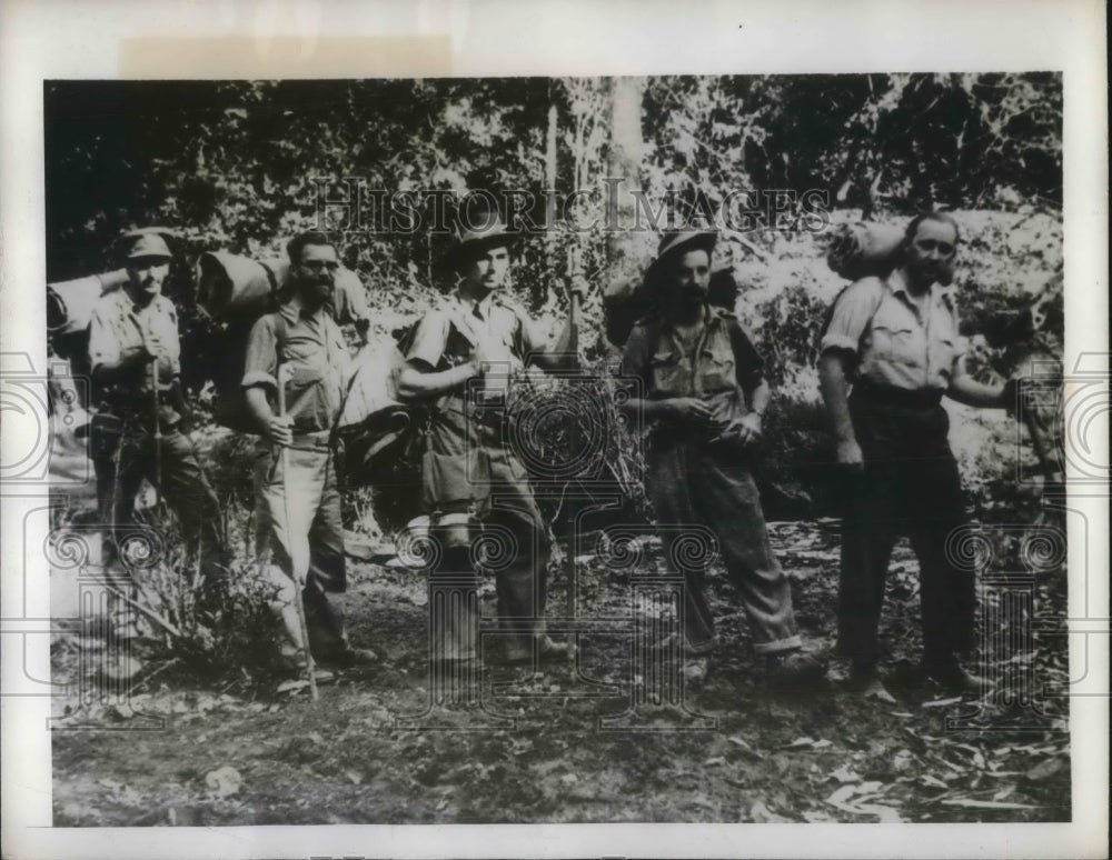 1943 War Correspondents And Conducting Officer In Burmese Jungle - Historic Images