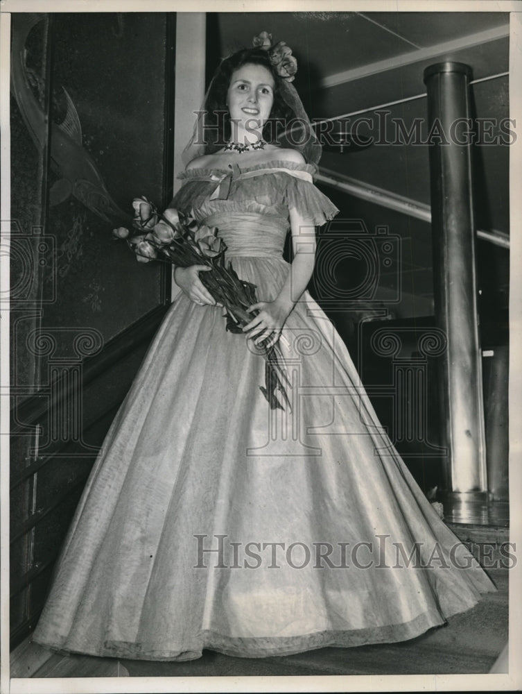 1938 Barbara Orvis in Pink &amp; Blue Evening Gown &amp; Anton Mauve Tulips - Historic Images