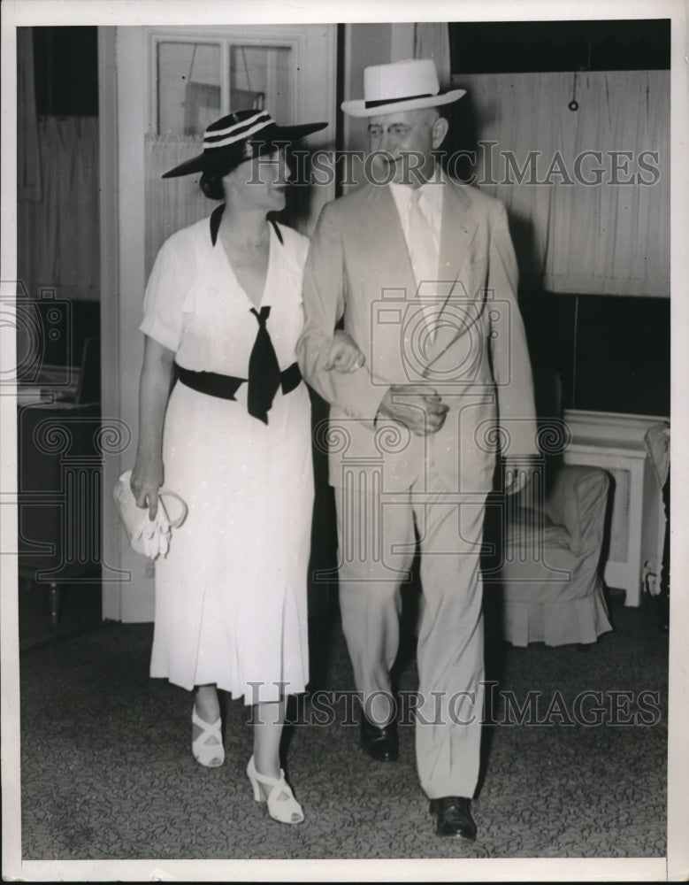 1937 Press Photo Mr and Mrs Stanley Reed-Historic Images