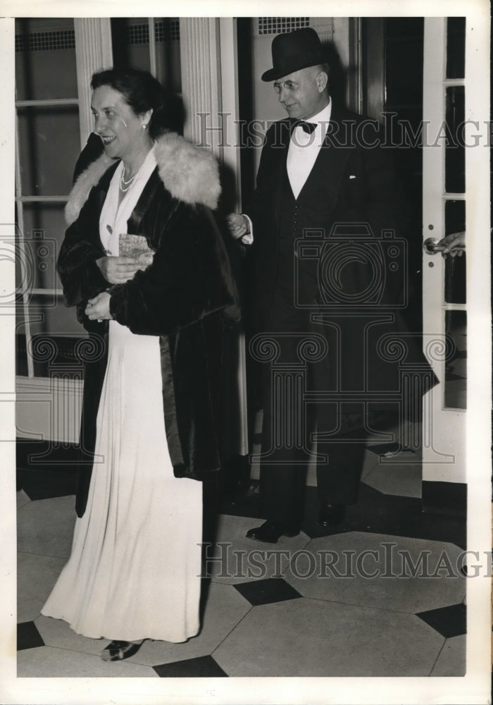 1939 Stanley Reed & wife at film premier in Washington Dc - Historic Images