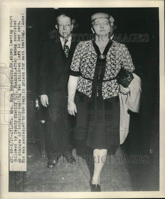 1948 Mrs Edna Roseberyy Age 52 Sentenced 2 Years Prison Beating 2 Ch - Historic Images