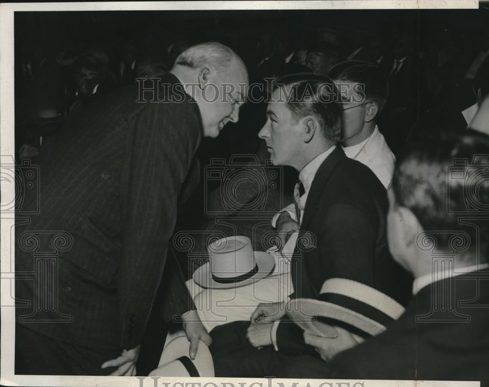 1932 Dudley Field Malone Attorney talks with Mayor Walker New York - Historic Images