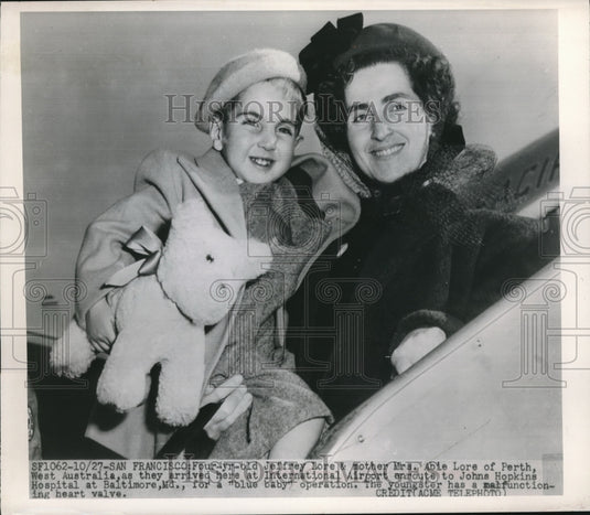 1948 Press Photo Jeffrey Lore & Mother Abie Lore enroute to John Hopkins Hosp - Historic Images
