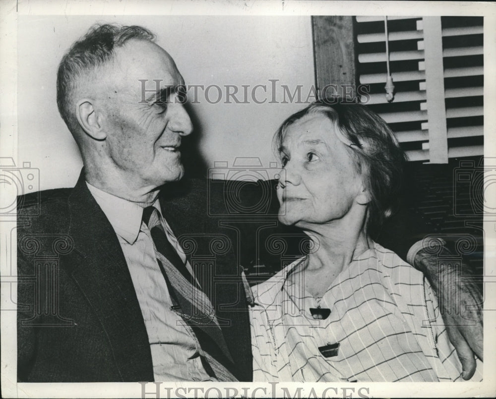 1942 Press Photo C.O. Clark, and wife Anna Louise Norris-Historic Images