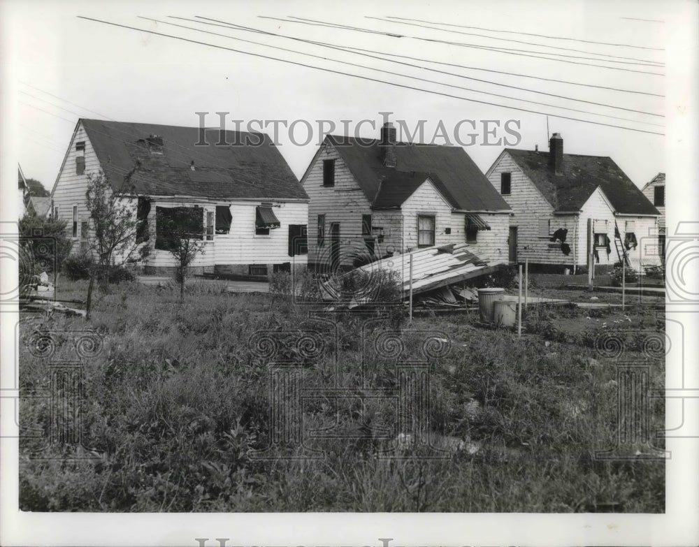 1953 Press Photo Houses with Tornado Damages - Historic Images