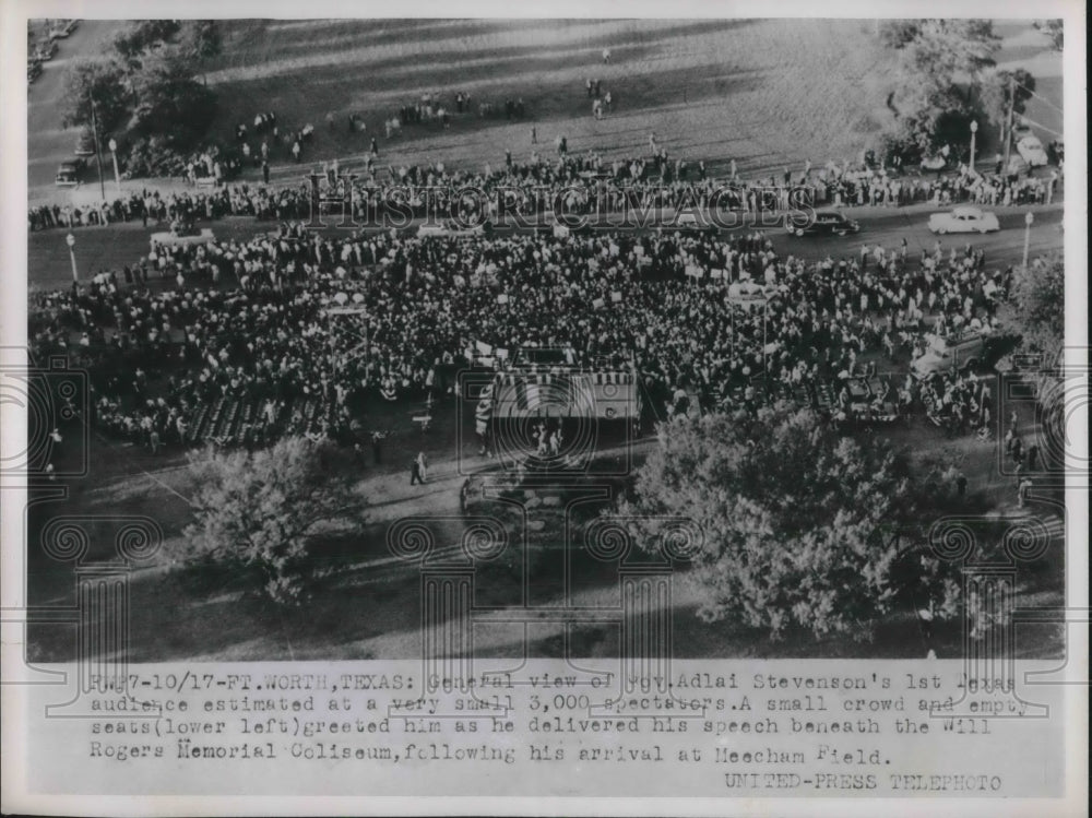 1952 Press Photo Gov. Adlai Steveonson&#39;s st audience at 3,000 spectators. - Historic Images