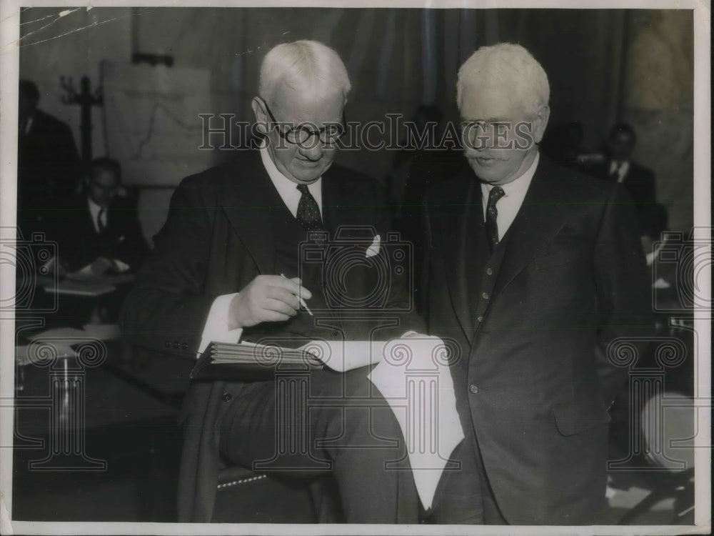 1936 Press Photo Russell Leffingwell &amp; Albert Rathbone: war damages civilization - Historic Images