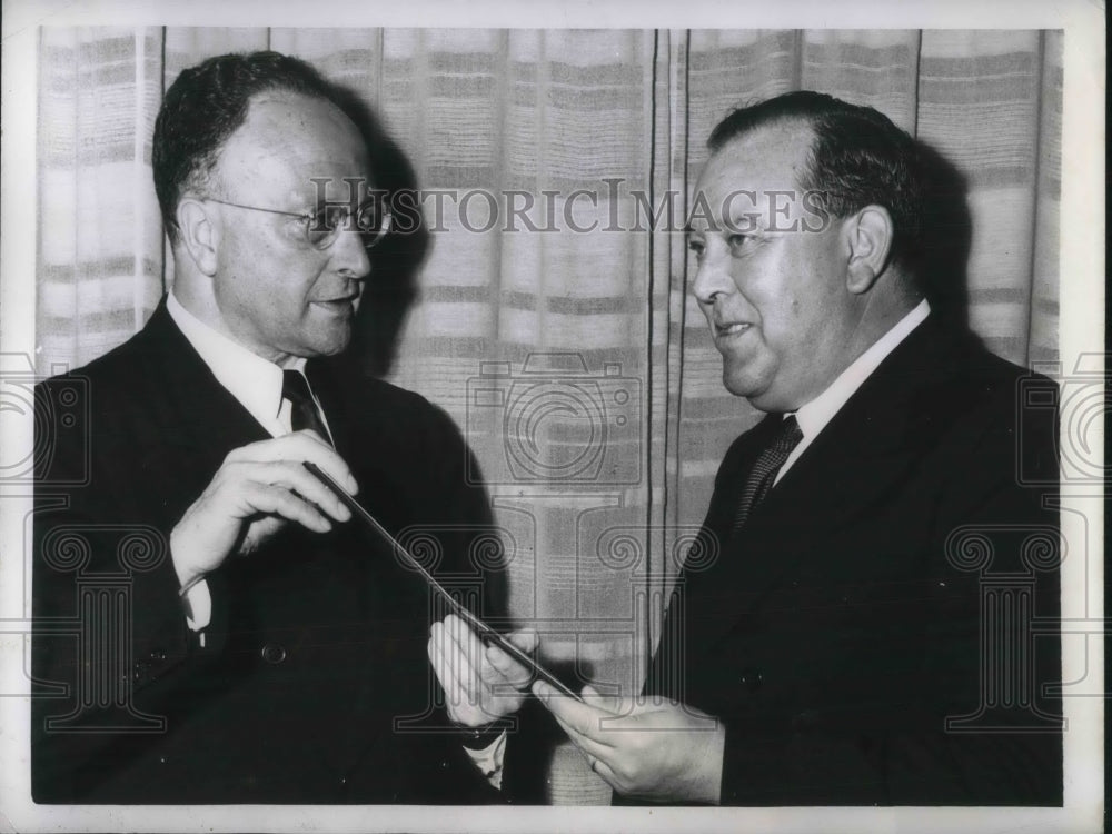 1950 Press Photo Secy. Gen. Trygve Lie gets honorary degree from Hans Simon-Historic Images