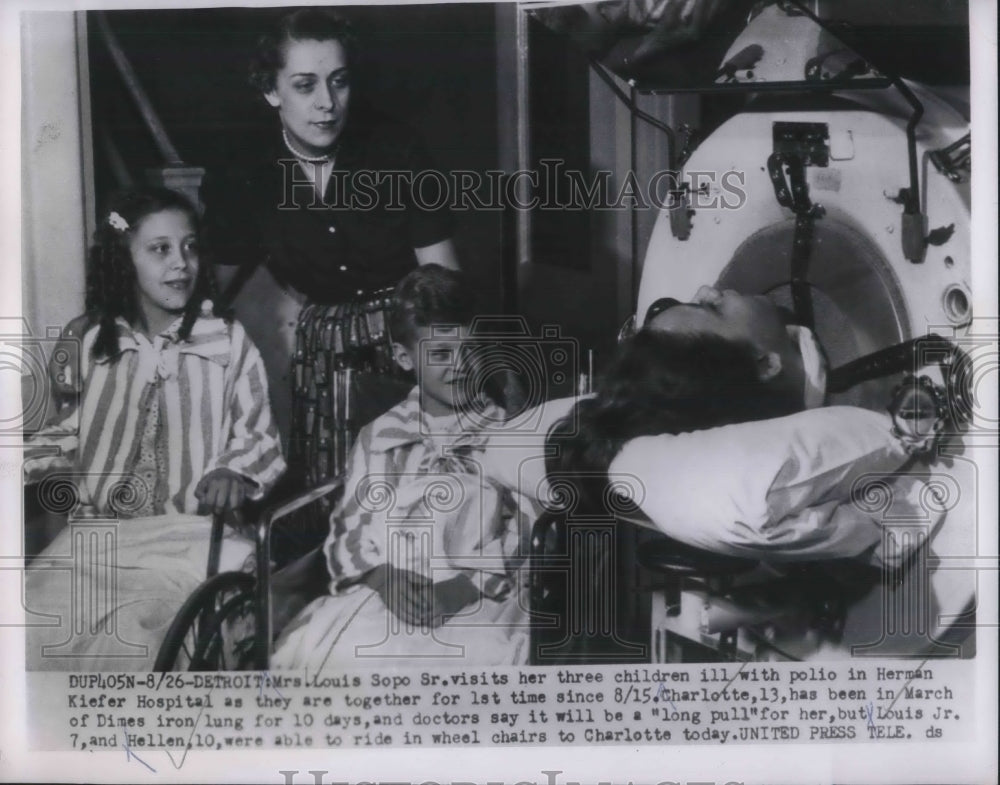 1954 Press Photo Mrs. Louis Sopo with three ill children in Kiefer Hospital - Historic Images