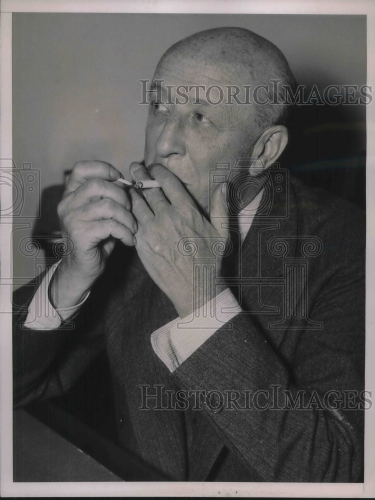 1937 Press Photo W Forbes Morgan at his office in Hotel Biltmore, NY - nec23879 - Historic Images