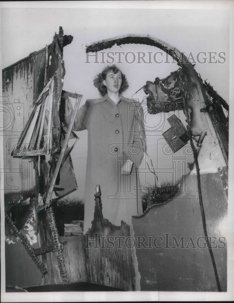 1954 Press Photo Betty Jean Dill, heroine carried siblings from burning trailer - Historic Images