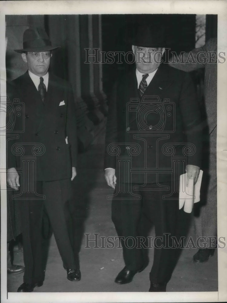 1945 Press Photo Mayor Florello LaGuardia of New York City & RA Lazarus - Historic Images