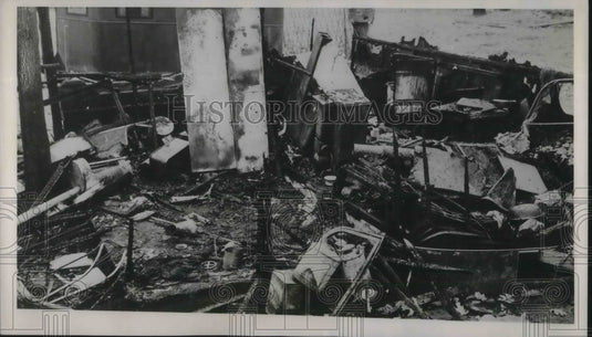 1938 Press Photo Frank Page & Daughter Burned to Death in this Trailer-Historic Images