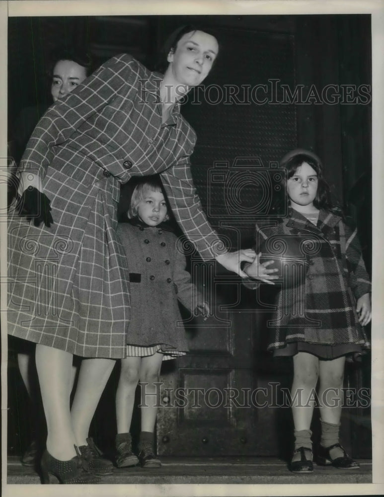 1946 Press Photo Cavett Hamilton and Fanny Mack After Being Missing for 4 Hours - Historic Images