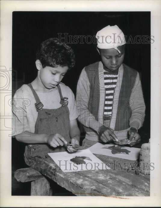 1946 Press Photo Arthur Winslow & Robert Worthy attend Friendly Inn Camp - Historic Images