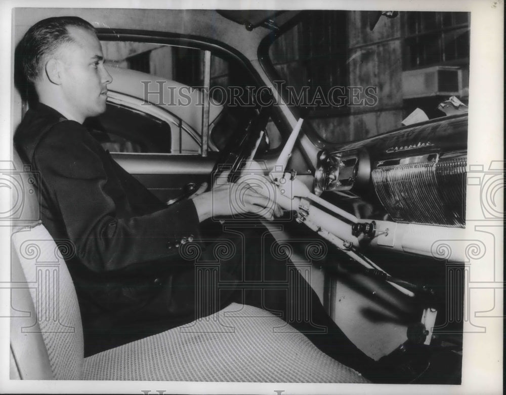 Press Photo Eddie Wetherald gets a special parking spot. - Historic Images