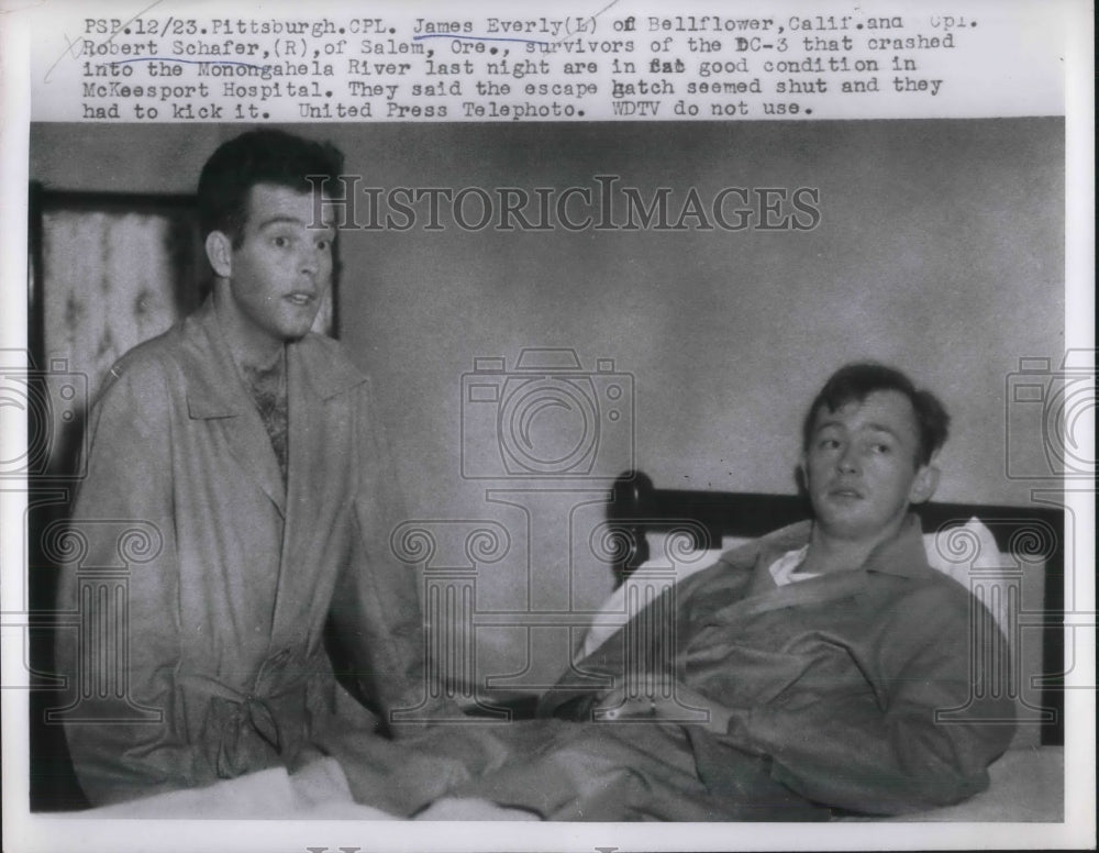 1955 Press Photo James Everly and Robert Schafer survivors of the DC-3 crash - Historic Images