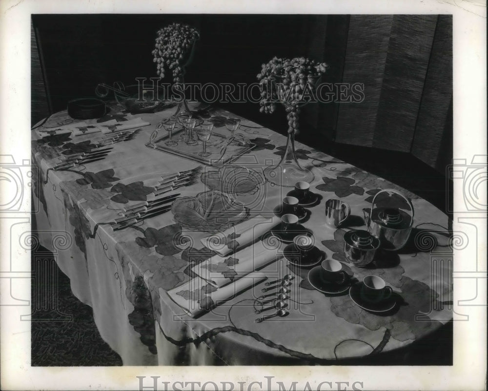 1939 Press Photo decorative banquet table setting for a party or event - Historic Images