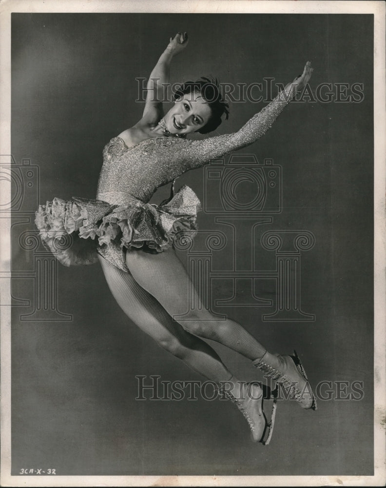 1952 World Champion Jacqueline DuBief Joins Ice Capades-Historic Images