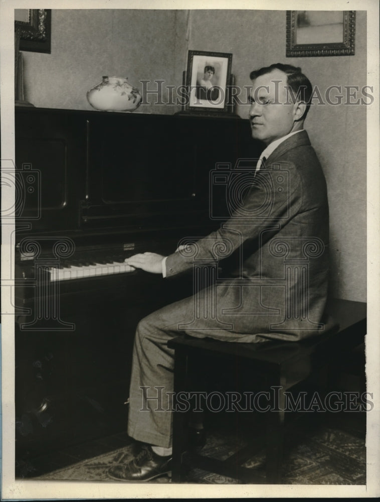 1929 Wade Hampton Mitchell Piano Tuner Getting Law Degree - Historic Images