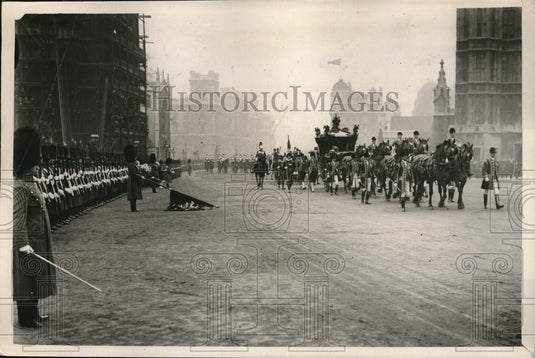 1927 Dipping of the Colours at Stage Coach Heads House of Parliament - Historic Images