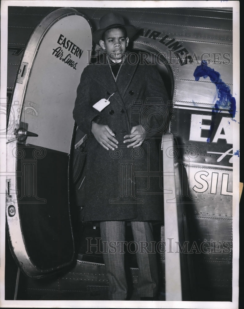 1946 Press Photo Pedro Frank arrives for operation in Us from Caracuo - Historic Images