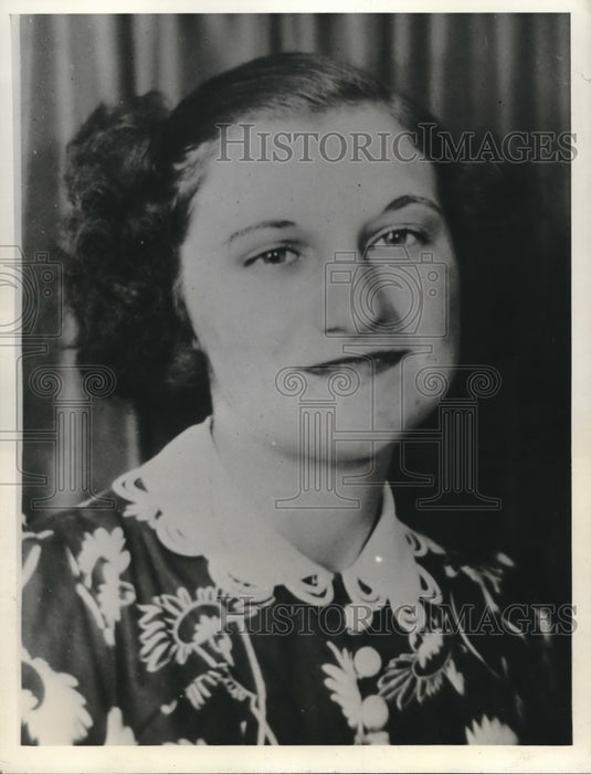1938 18 year old Betty Gazarek, a high school graduate. - Historic Images