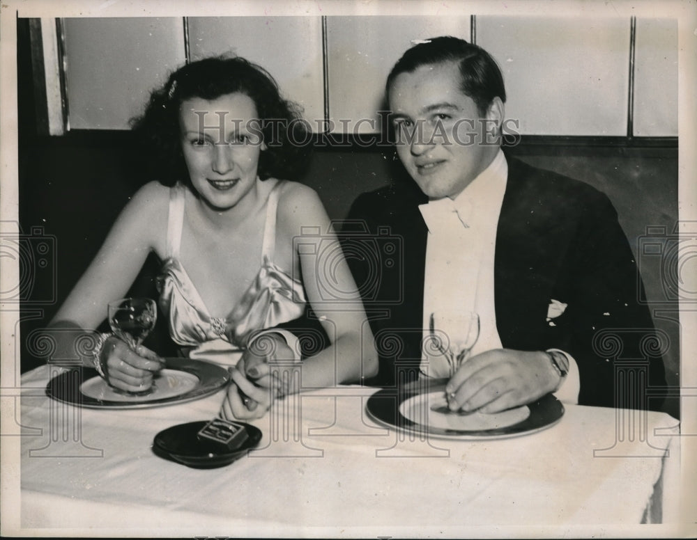 1937 Albert Plaut and Miss Kate Hunter eloped. Stanford Conn. - Historic Images