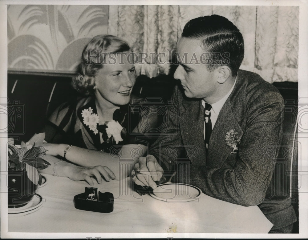 1937 Engaged Socialites Eleanor Colt And Alan Hudson Enjoy Cigarette - Historic Images