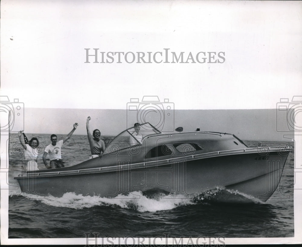 1950 Showcasing Plastic Cruiser - Historic Images