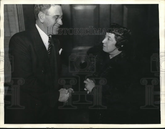 1965 Mrs. Daiches Happy After long Hunt  - Historic Images
