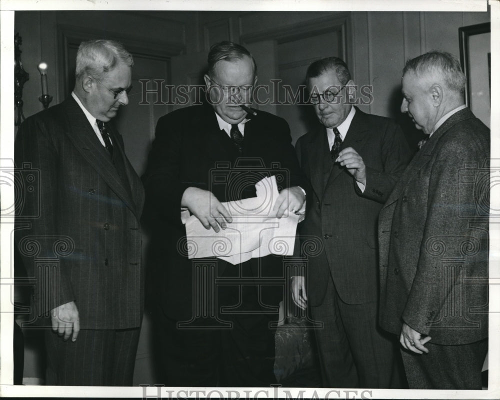 1940 Press Photo RG Henthorne, Governor Leon Phillips Oklahoma, Lew Wentz - Historic Images