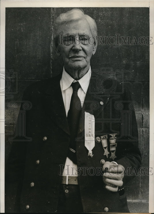 1938 Press Photo Des Moines Iowa Captain Henry Held Milwaukee-Historic Images