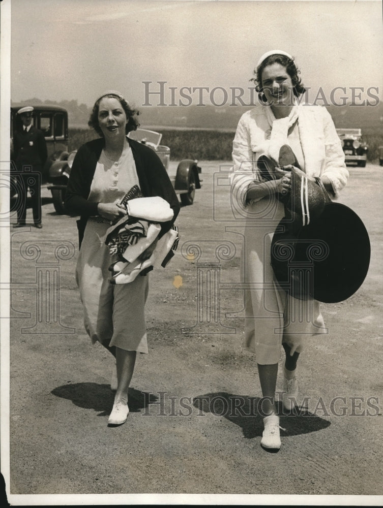 1931 Miss Mary Holden and Mrs. George Clark Vacation at Newport - Historic Images