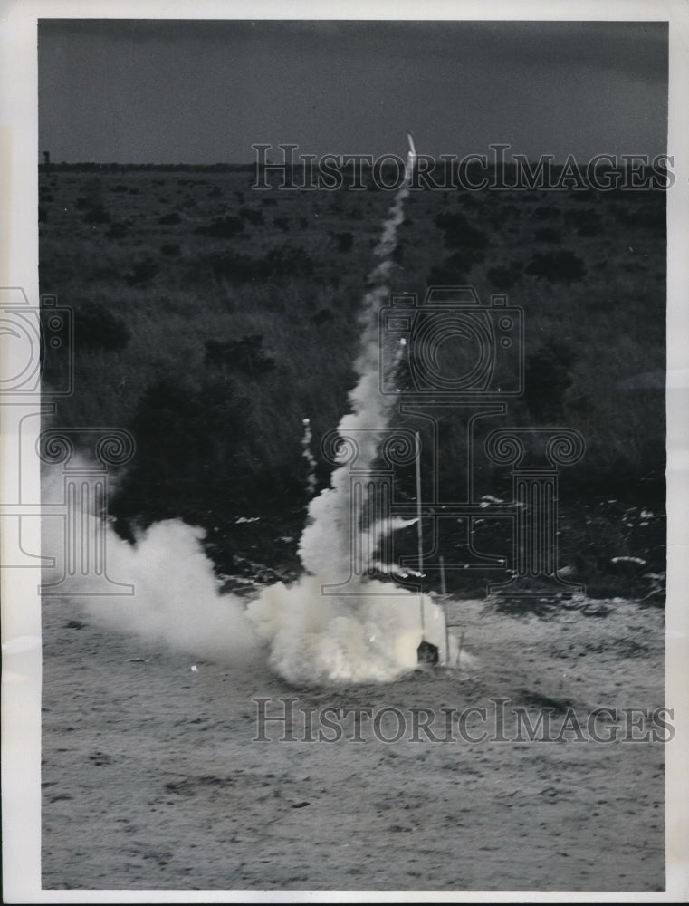1962 Press Photo Missile Bearing Mouse Named John Glenn II Blows West Hollywood - Historic Images