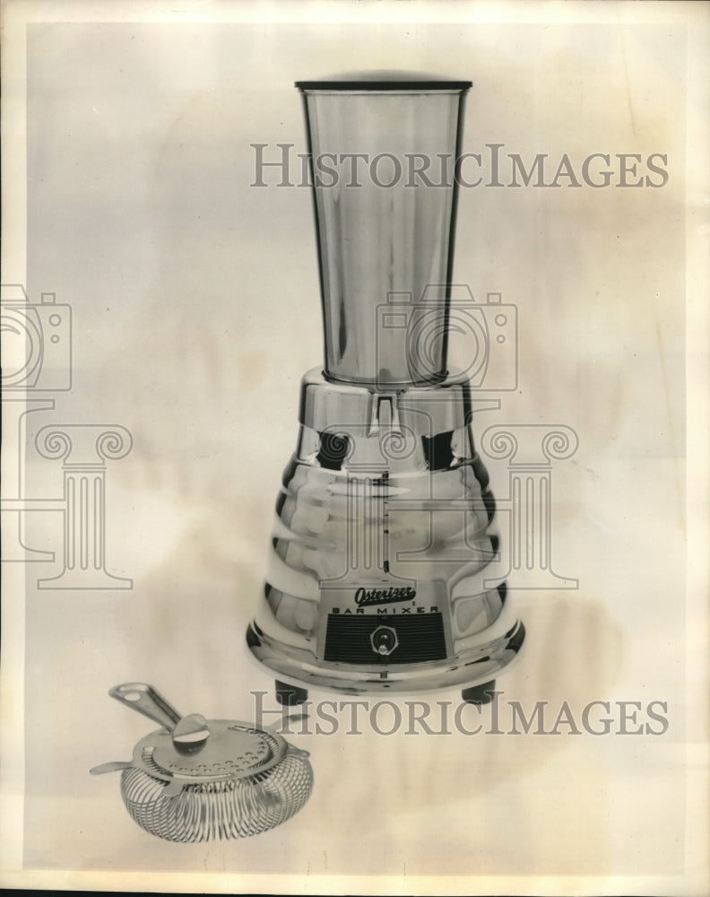 1962 Press Photo Osterizer Steel Bar Mixer Is Efficient And Professional-Historic Images