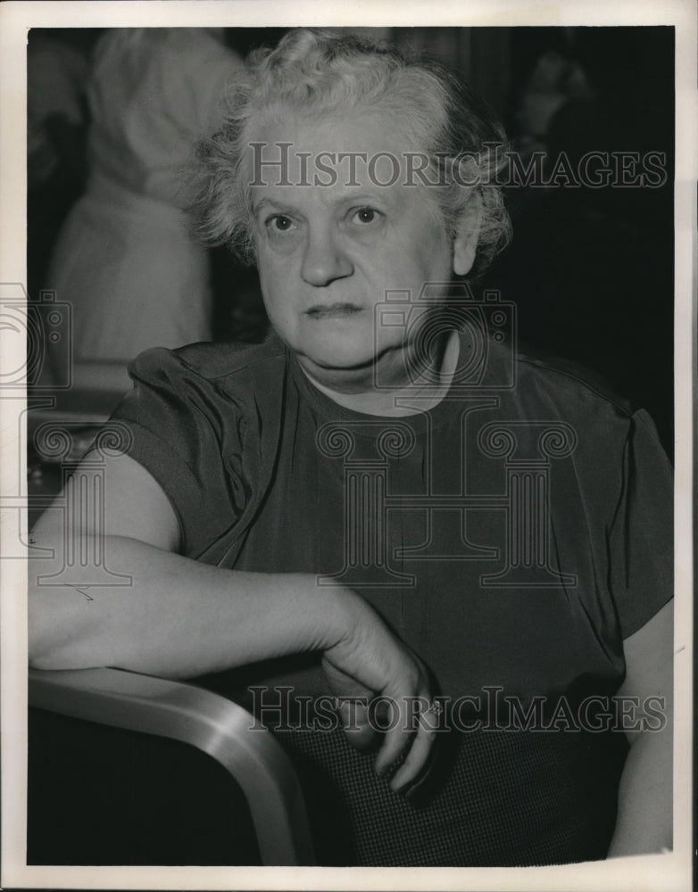 1954 Press Photo Mrs. Rae Baikerman at Age 54 - Historic Images