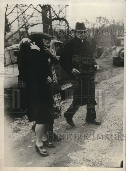 1930 Thomas Donohue's Mother Who Murdered Him Being Arrested - Historic Images