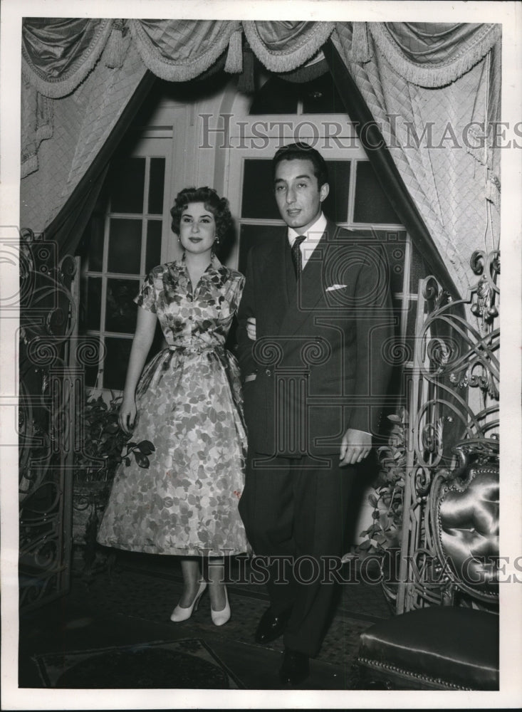 1954 Narriman Marries Dr. Adham El Nakfib - Historic Images