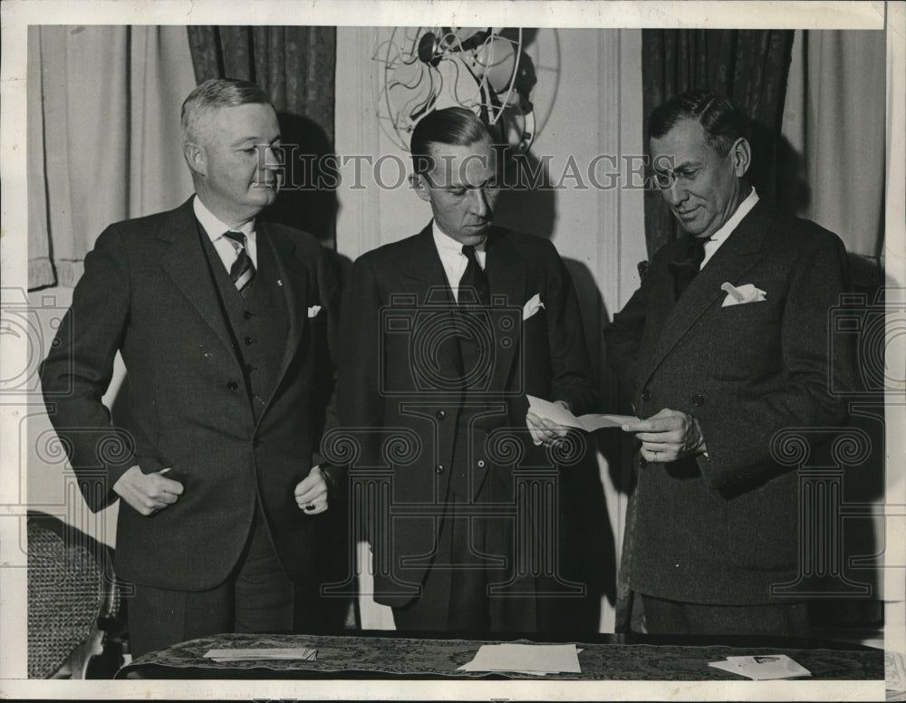 1932 Press Photo Dudley Doolittle, Thomas Taggert, Jouett Shouse, First Check-Historic Images