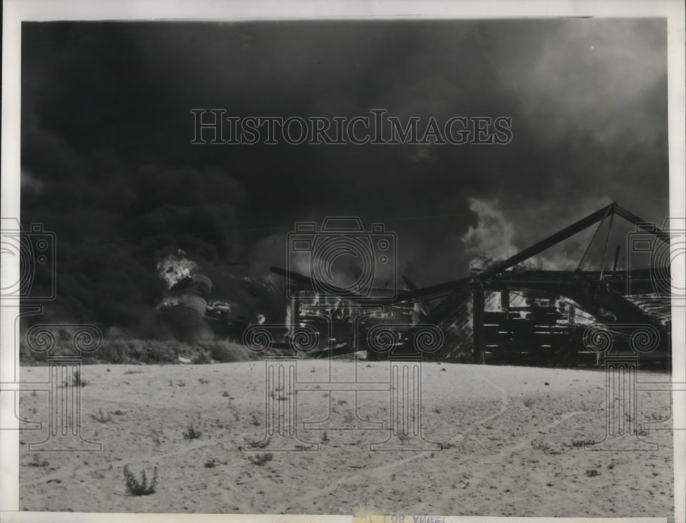 1935 Press Photo Bridge burns when oil truck and passenger car collide. - Historic Images